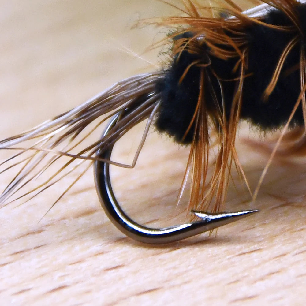 MNFT 10Pcs Fly Fishing Lure Gold Trout Flies Artificial Bait Black Worm Body Fake Baits Hook 6#